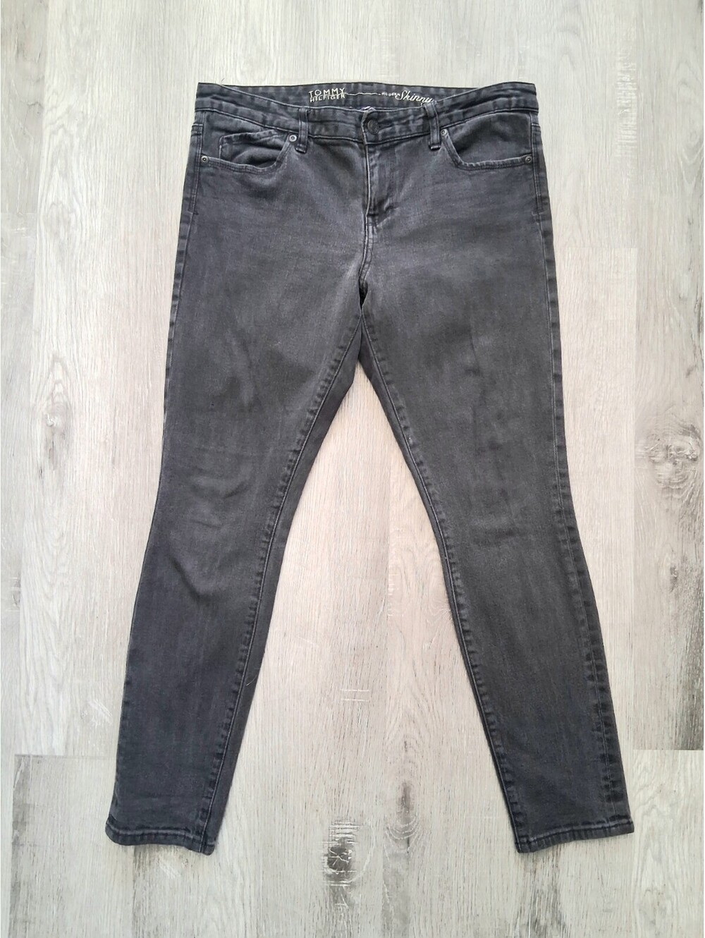 Tommy Hilfiger Women's Size 16, 33x27.5 Charcoal Black Denim Ankle Skinny Jeans - Picture 1 of 15